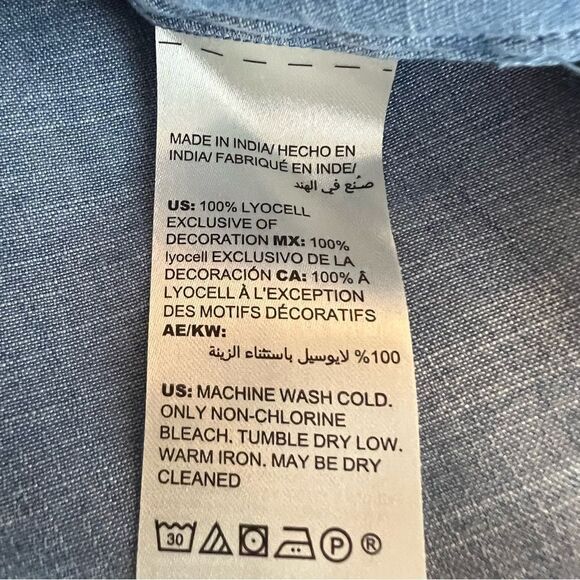 Chico’s Chambray Appliqué V neck High Low Blouse - Picture 10 of 10